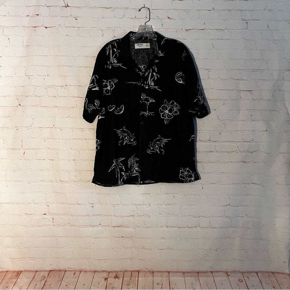 Hollister Black and White Linen Blend Button Down Shirt